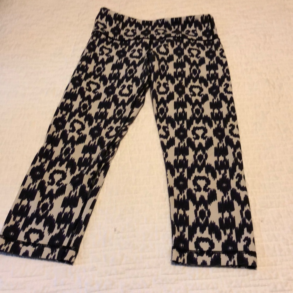 LULULEMON CROPS